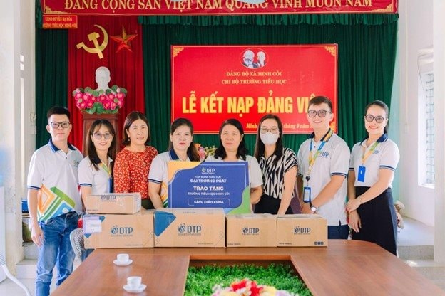 Niềm vui trong từng bước chân của học trò sau cơn bão số 3