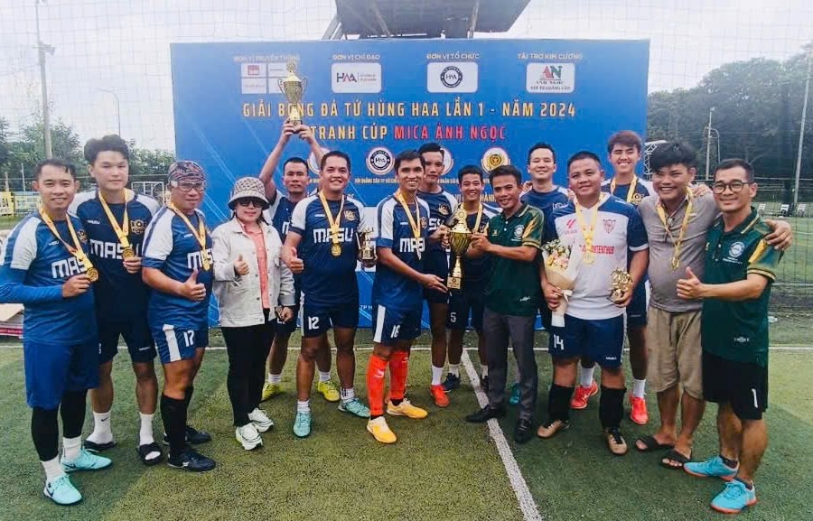 Tạp chí Doanh Nhân Sài Gòn vô địch Giải bóng đá tứ hùng HAA lần 1 - năm 2024
