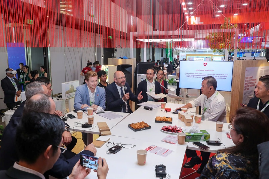 Nhiều hoạt động hỗ trợ cho doanh nghiệp Việt Nam theo đuổi mục tiêu xanh hóa