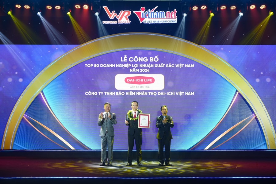 Dai-ichi Life Việt Nam lần thứ 4 đạt danh hiệu “Top 500 Doanh nghiệp lợi nhuận tốt nhất Việt Nam”