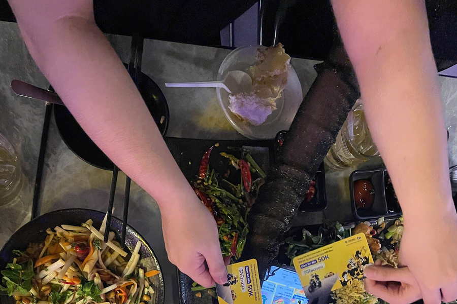 Thưởng thức bia có trách nhiệm vì ai đó cần bạn về nhà an toàn