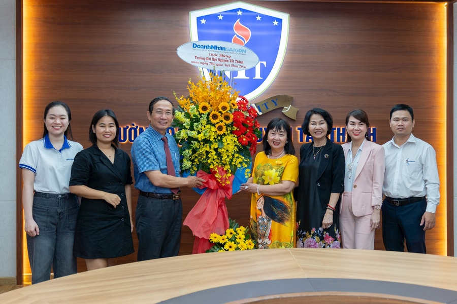 Doanh Nhân Sài Gòn thăm và chúc mừng Trường đại học Nguyễn Tất Thành nhân Ngày Nhà giáo Việt Nam