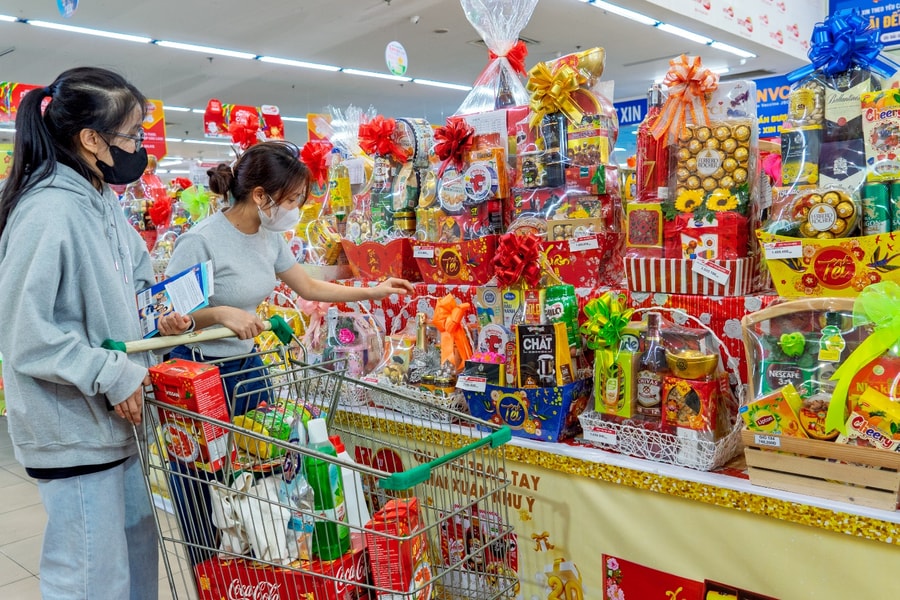 Satra nỗ lực giữ giá hàng hóa ổn định dịp Tết