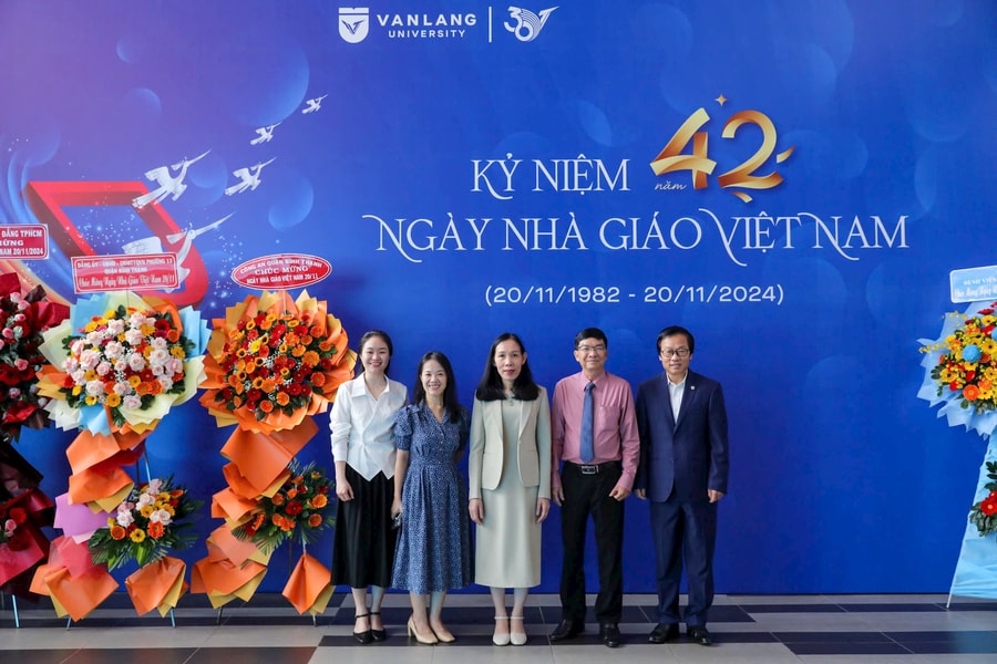 Doanh Nhân Sài Gòn thăm Trường Đại học Văn Lang nhân Ngày 20/11