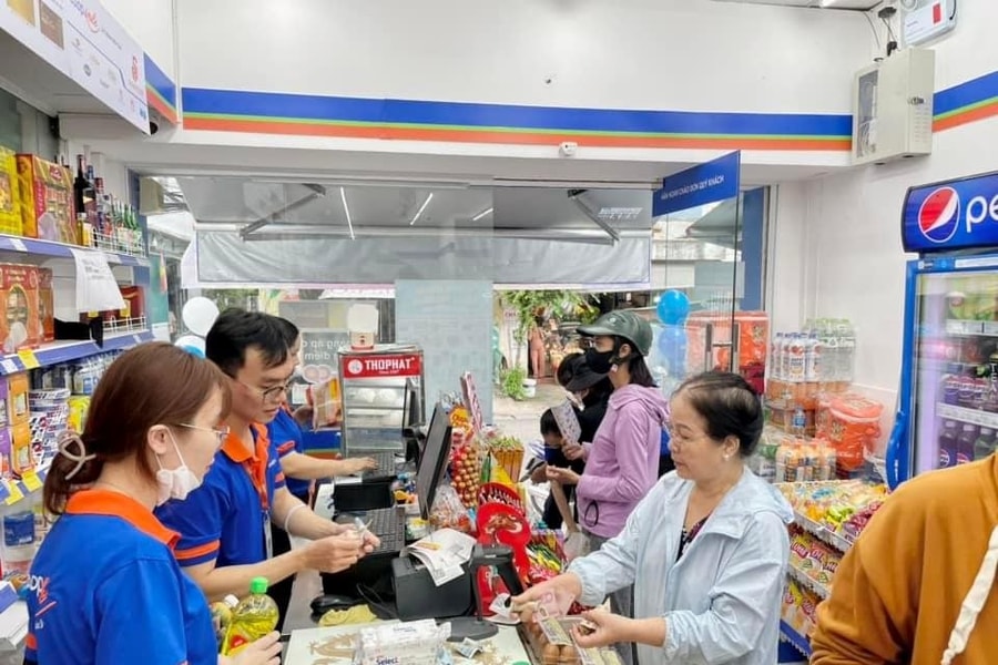 Co.op Smile “vào” bệnh viện, trường học