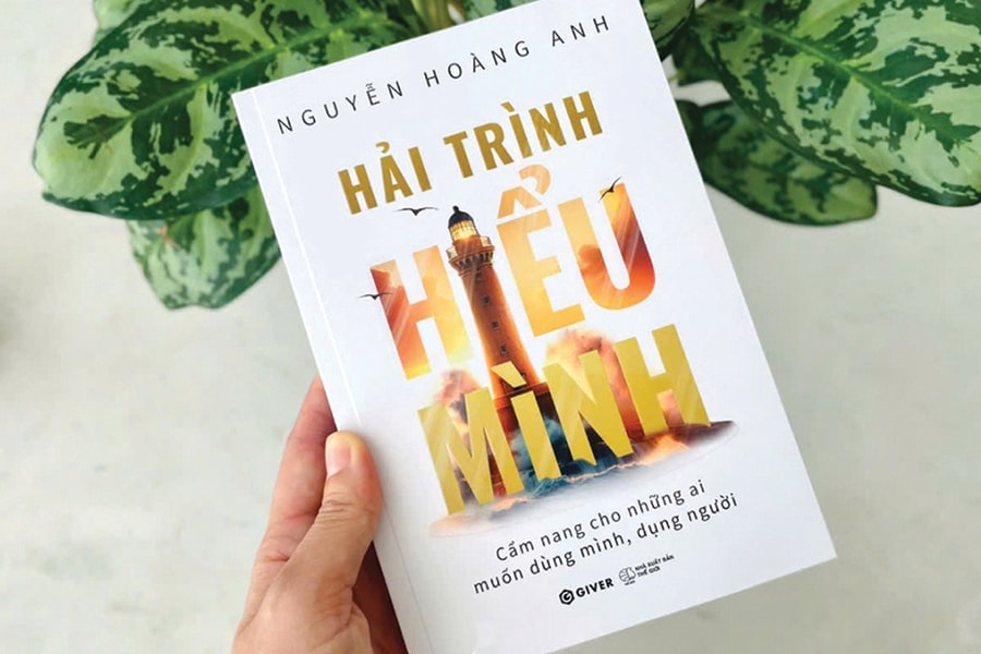 Hải trình hiểu mình - Đọc để chinh phục khó khăn