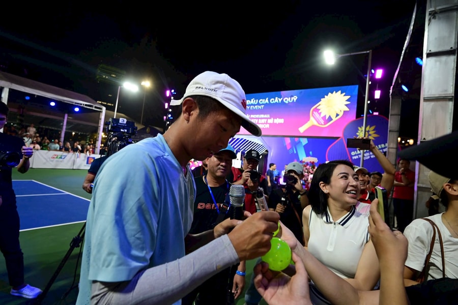 “Thần đồng pickleball” kêu gọi đấu giá vợt gây quỹ chất độc da cam/dioxin