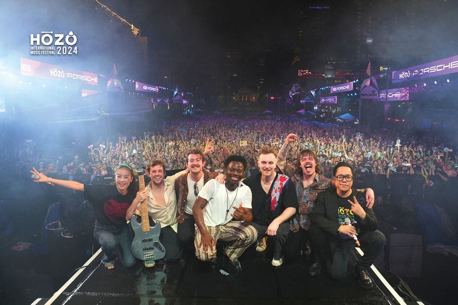 Làng nhạc Việt khởi sắc nhờ show diễn “made in Vietnam”