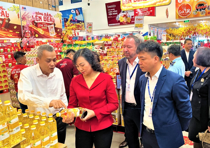 TP.HCM đảm bảo đủ hàng Tết Ất Tỵ 2025