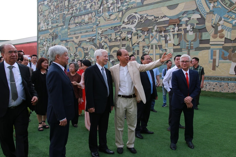 55 năm gìn giữ nghề gốm sứ và Bảo tàng Gốm sứ Minh Long