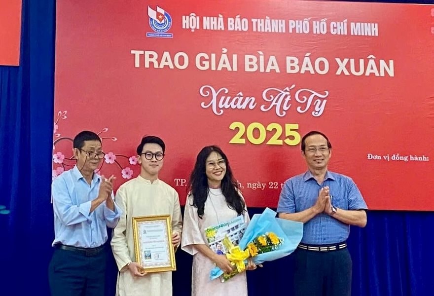 Báo Xuân Ất Tỵ: Bức tranh gợi mở sẵn sàng bước vào kỷ nguyên mới