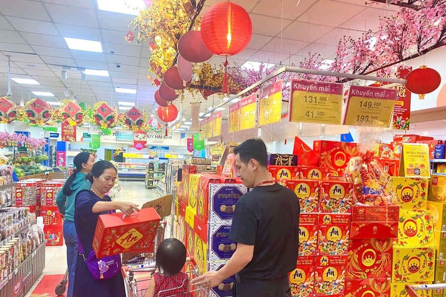 Thủ tướng yêu cầu bảo đảm an toàn thực phẩm dịp Tết và lễ hội xuân 2025