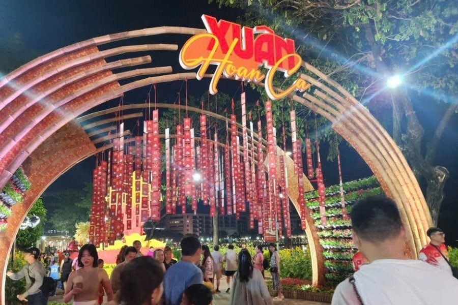 Xuân hoan ca: Chủ đề Hội hoa Xuân Phú Mỹ Hưng Tết Ất tỵ 2025