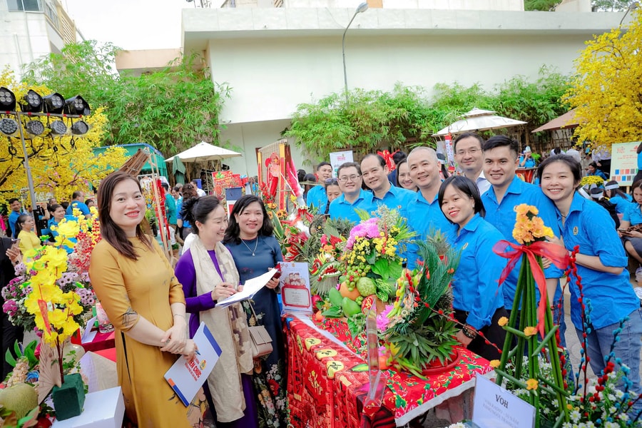 Chương trình “Tết sum vầy - Xuân đoàn kết” 2025 trao tặng hàng ngàn phần quà cho đoàn viên, người lao động