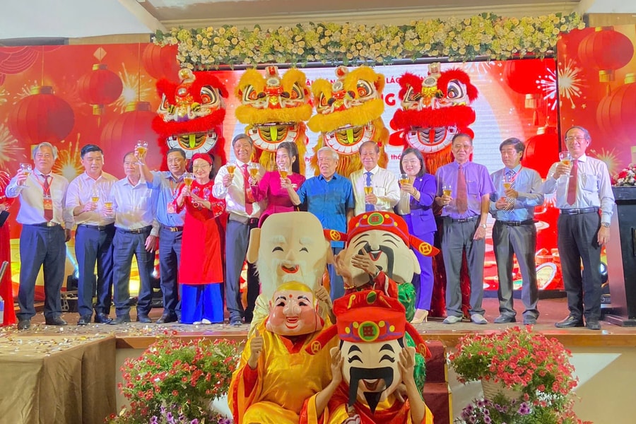 UBND huyện và Ban liên lạc đồng hương Chợ Lách tại TP.HCM tổ chức họp mặt đầu năm