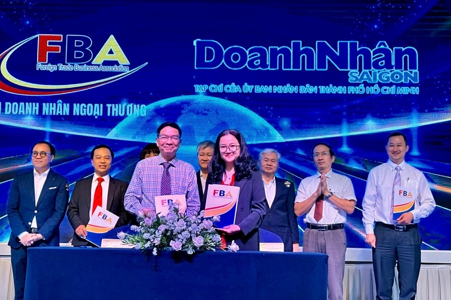Tạp chí Doanh Nhân Sài Gòn và Hội Doanh nhân Ngoại Thương ký kết biên bản ghi nhớ hợp tác