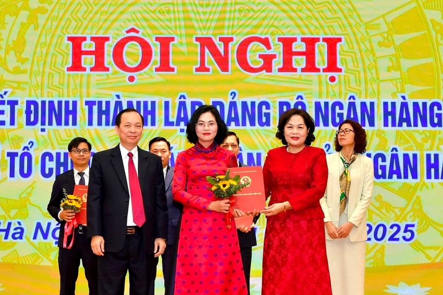 Bà Lê Thị Thúy Sen được bổ nhiệm làm Tổng biên tập Thời báo Ngân hàng