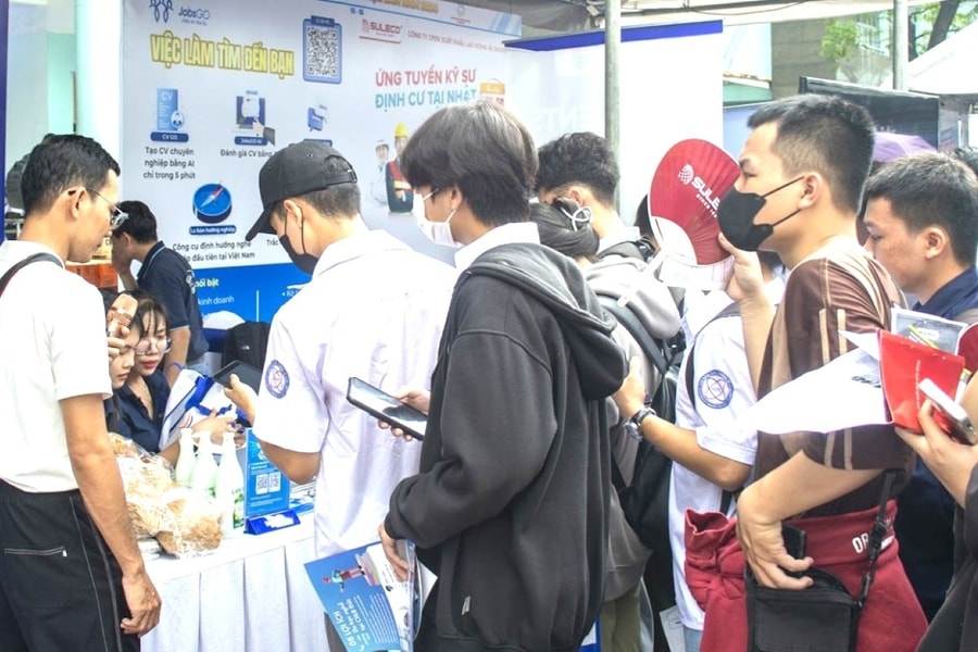 TP.HCM tăng cường hỗ trợ người lao động nhập cư