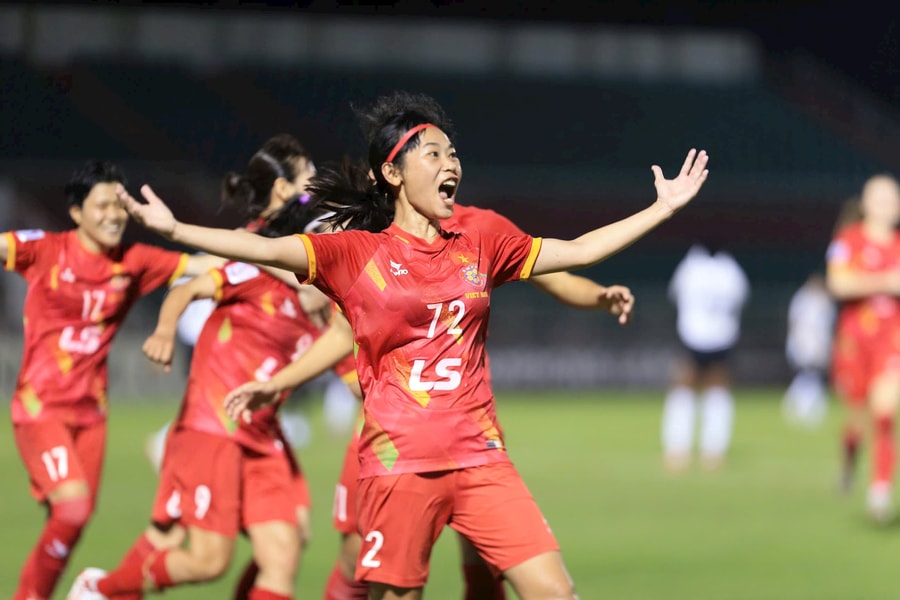 UBND TP.HCM thưởng “nóng” Câu lạc bộ Nữ TP.HCM 200 triệu đồng