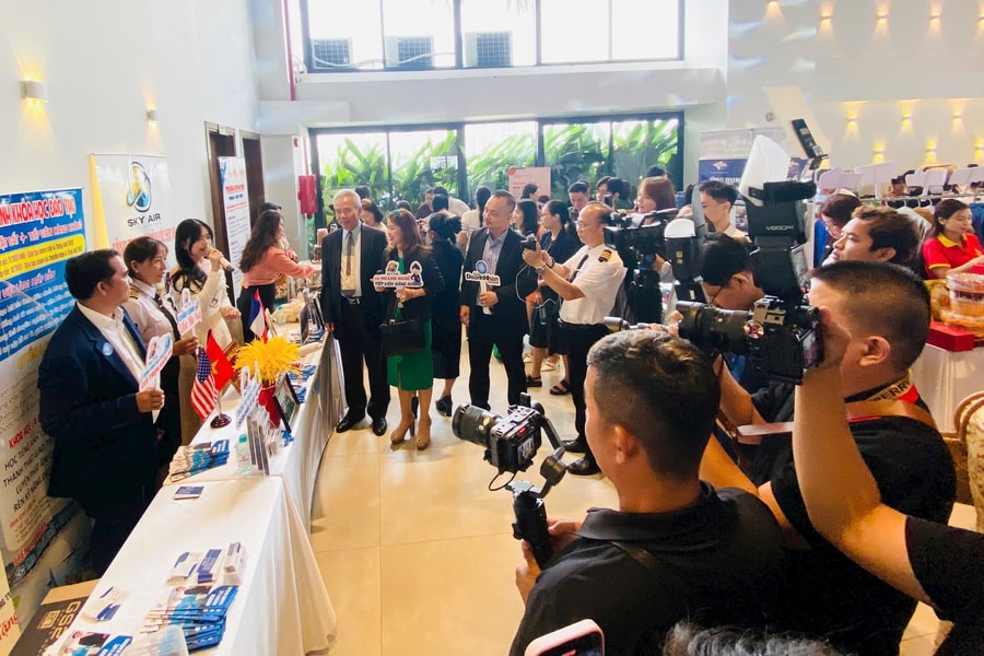 Mười lăm hợp đồng được ký kết tại Chương trình “Giao thương đột phá, tạo giá trị thật”