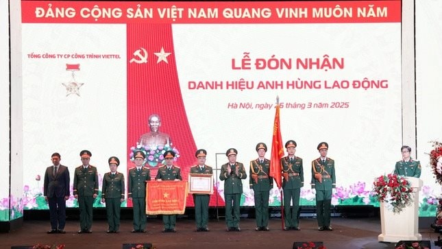 Tổng Công ty CP Công trình Viettel đón nhận danh hiệu Anh hùng Lao động
