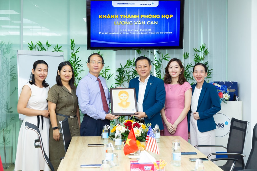 Công ty Tư vấn và Đầu tư BrainGroup khánh thành phòng họp Lương Văn Can