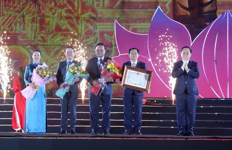 Bình Định kỷ niệm 50 năm Ngày giải phóng và đón nhận Huân chương Độc lập