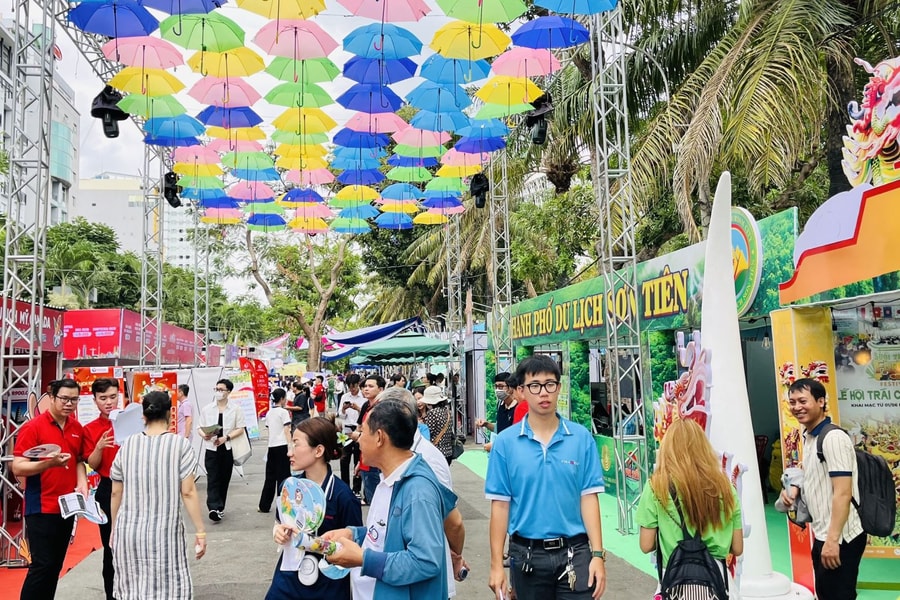 Bản tin trưa 3/4: Ngày hội Du lịch TP.HCM năm 2025 mang thông điệp "Hội tụ và tỏa sáng" đã khai mạc sáng nay