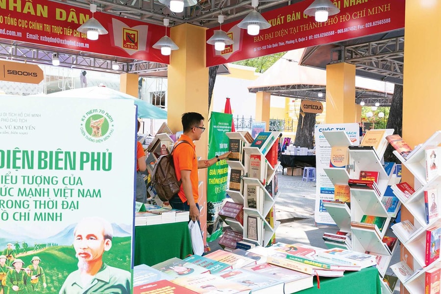 Văn hóa đọc trong doanh nghiệp: Tủ sách doanh nghiệp - Nền tảng tri thức cho phát triển bền vững