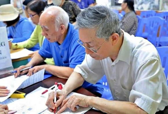 Từ năm 2026, người cao tuổi được khám sức khỏe miễn phí ít nhất một lần mỗi năm