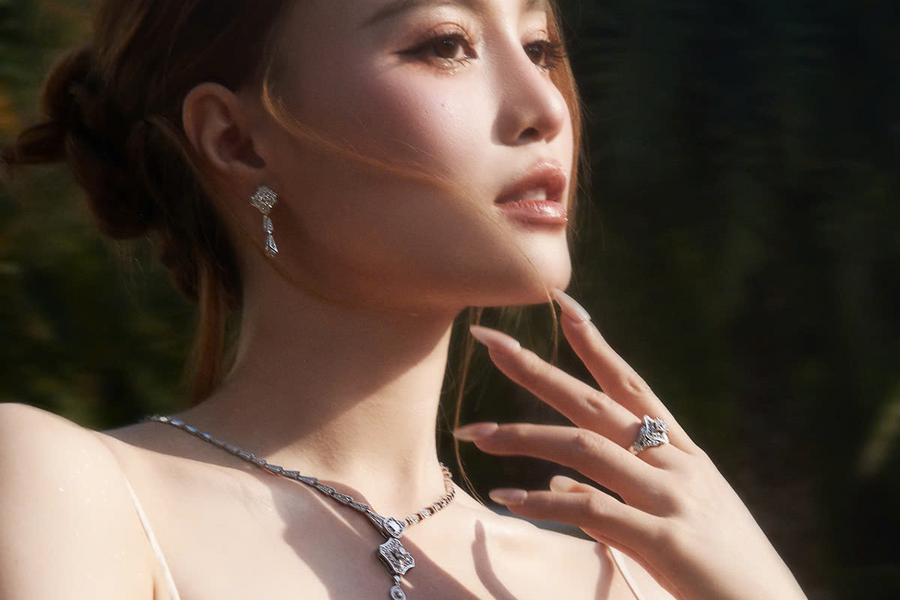 Lan Ngọc và bộ trang sức kim cương hàng trăm triệu đồng ở sự kiện thời trang tại TP.HCM