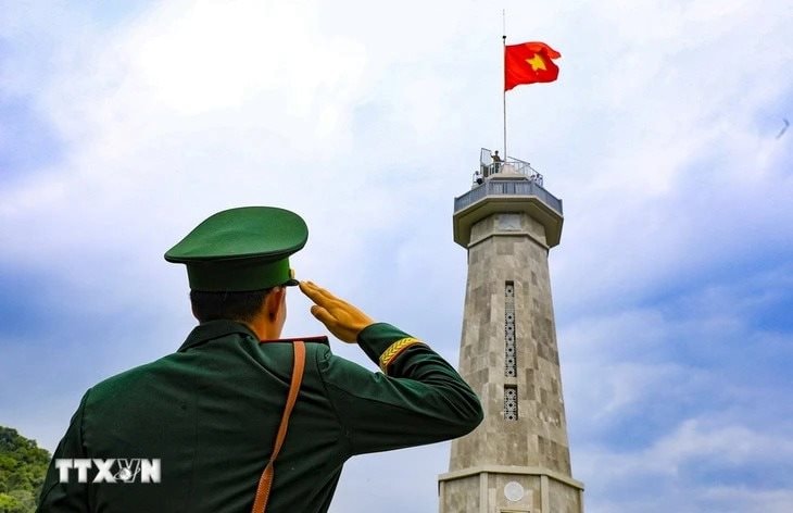 Lễ thượng cờ và khánh thành cột cờ A Pa Chải - Biểu tượng gắn liền cột mốc cực Tây Tổ quốc