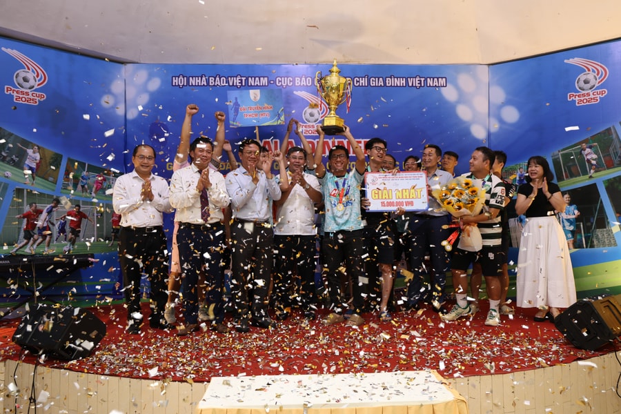 Đội bóng Đài Truyền hình TP.HCM đăng quang ngôi vô địch Press Cup 2025 khu vực phía Nam