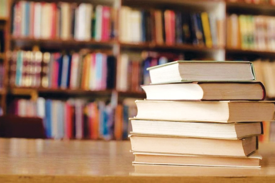 Từ sách đến hành động: Cách doanh nhân áp dụng lý thuyết vào chiến lược kinh doanh