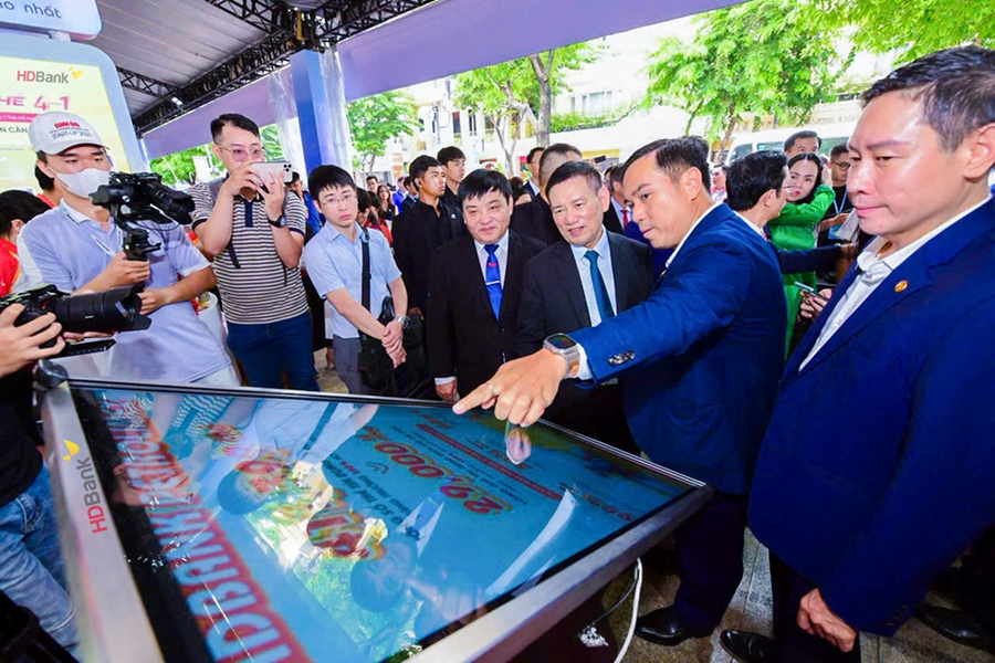 HDBank giới thiệu hệ sinh thái tài chính số toàn diện tại “Ngày không tiền mặt 2025”