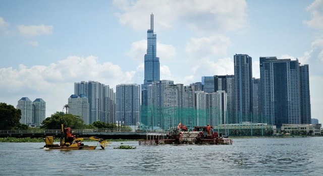 TP.HCM ban hành đơn giá dịch vụ thu gom chất thải rắn trên sông, kênh rạch