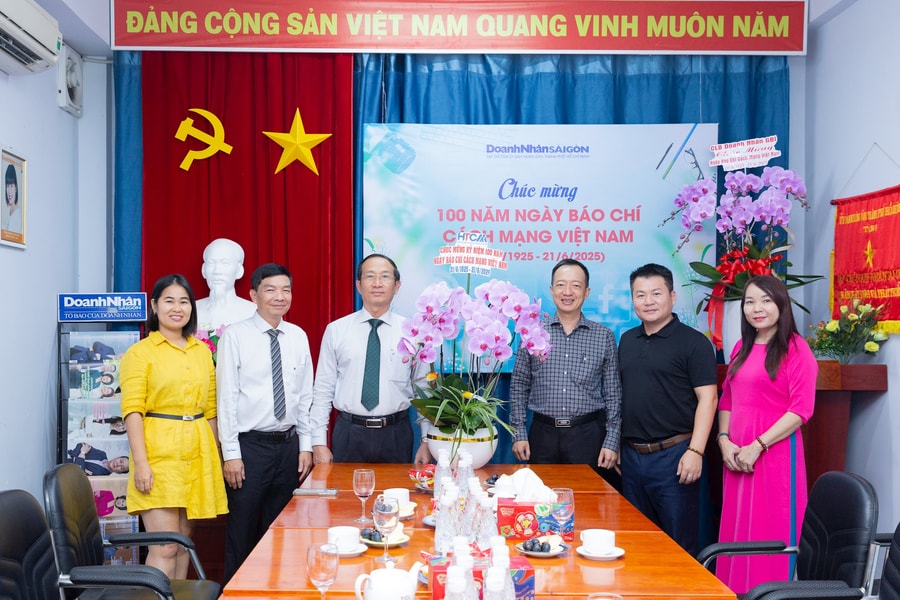 Hội Tư vấn và Đại lý Thuế TP.HCM thăm Tạp chí Doanh Nhân Sài Gòn nhân Ngày Báo chí Cách mạng Việt Nam