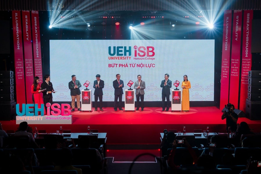 Trường Tài năng UEH.ISB: Hành trình 15 năm vươn mình, bứt phá nội lực Việt
