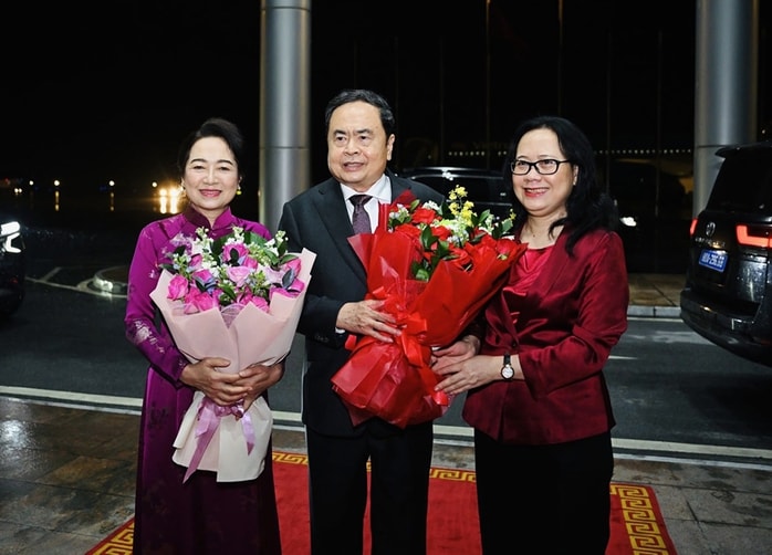 Bản tin trưa 22/7: Chủ tịch Quốc hội Trần Thanh Mẫn lên đường công tác tại Thụy Sỹ, Senegal và Morocco; Giá vàng miếng SJC chạm mốc 122 triệu đồng/lượng