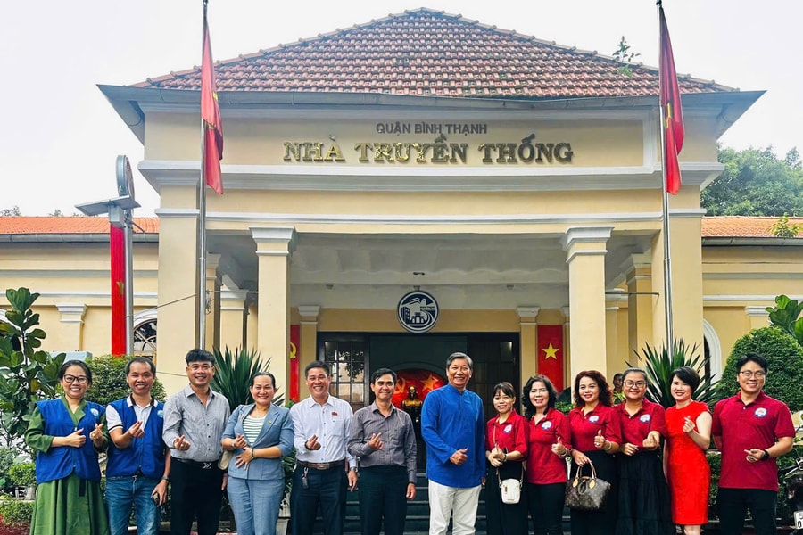 BTBA trao tặng máy photocopy cho các phường mới thành lập