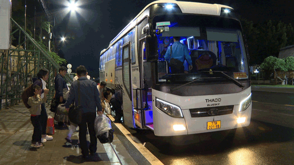 Gia Lai dừng tổ chức xe đưa đón cán bộ đi Quy Nhơn, chuyển sang hỗ trợ kinh phí linh hoạt