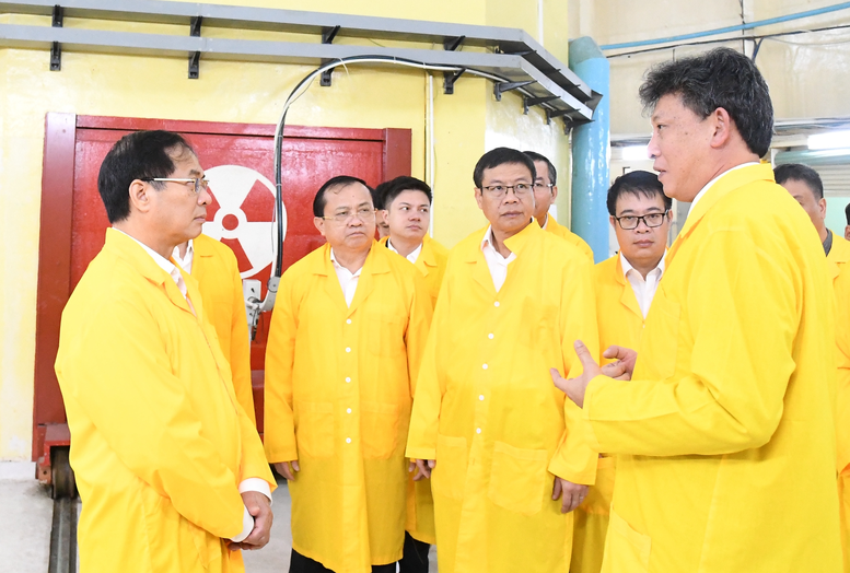 Phó thủ tướng Bùi Thanh Sơn: Phát triển năng lượng hạt nhân phải đặt con người làm trung tâm