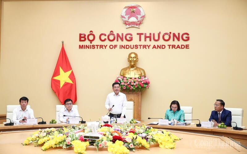 Ngành Công Thương tháo gỡ vướng mắc để vận hành hiệu quả theo mô hình chính quyền 2 cấp