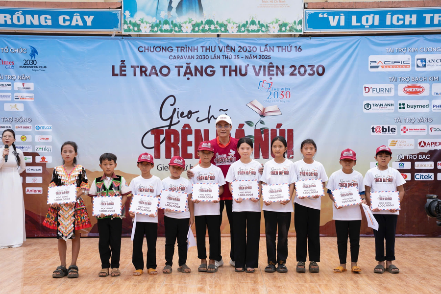 Caravan Thư viện 2030 lần thứ 16: Hành trình trao yêu thương đến Trường TH - THCS Vừ A Dính