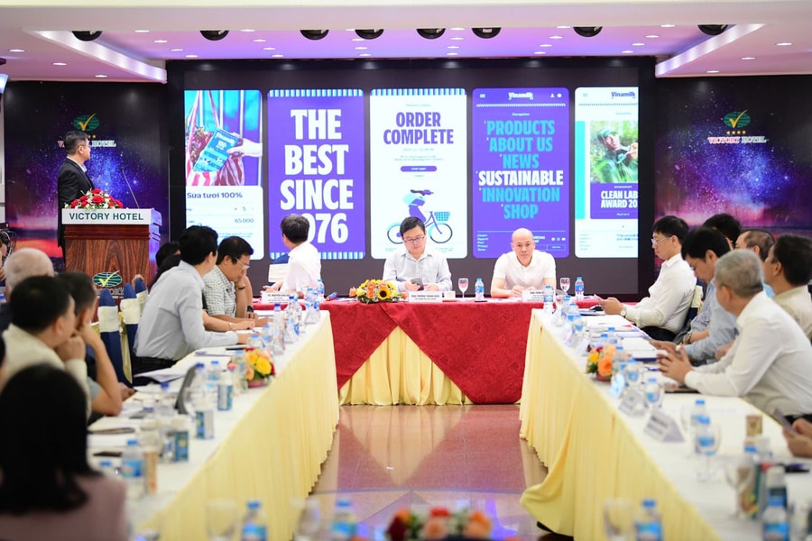 Khuyến khích chăn nuôi bò sữa nội địa, siết chặt sữa nhập khẩu