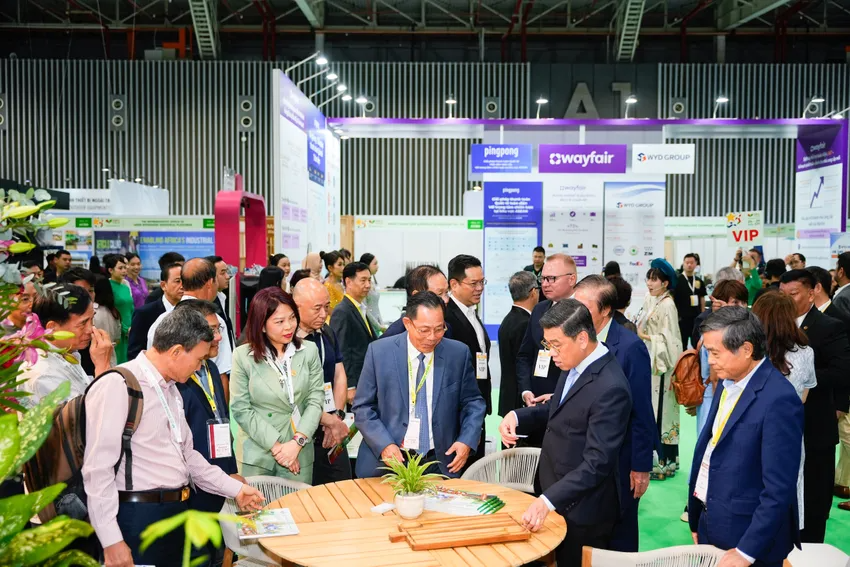 Doanh nghiệp kết nối, thúc đẩy sản xuất xanh tại VIFA ASEAN 2025