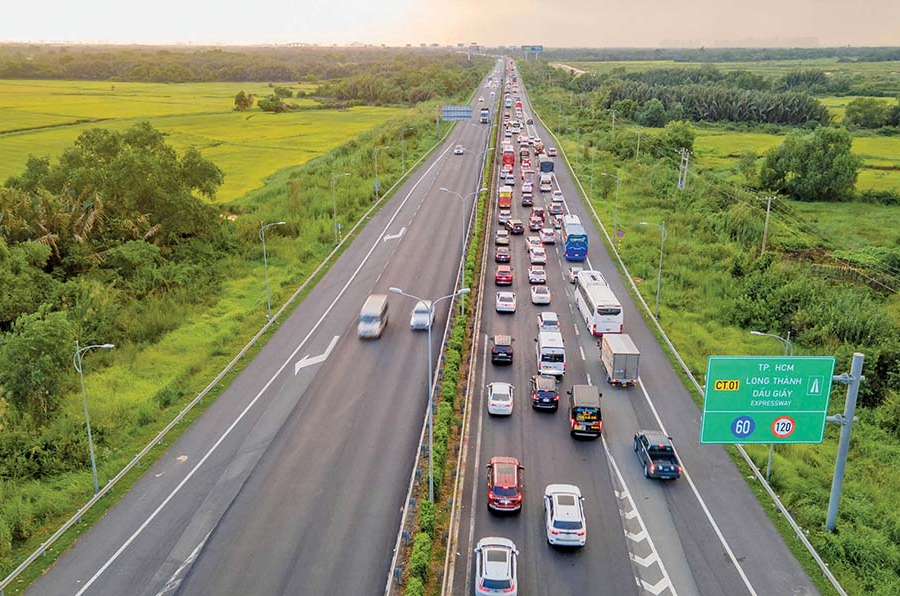 Phương án vừa mở rộng, vừa khai thác xe chạy trên cao tốc TP.HCM - Long Thành