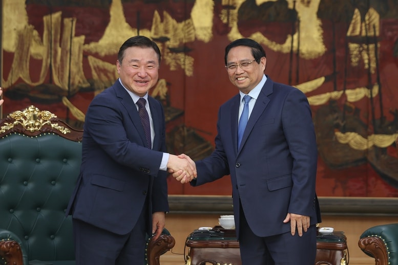 Thủ tướng chúc mừng Công ty Samsung điện tử sản xuất 2 tỷ điện thoại tại Việt Nam