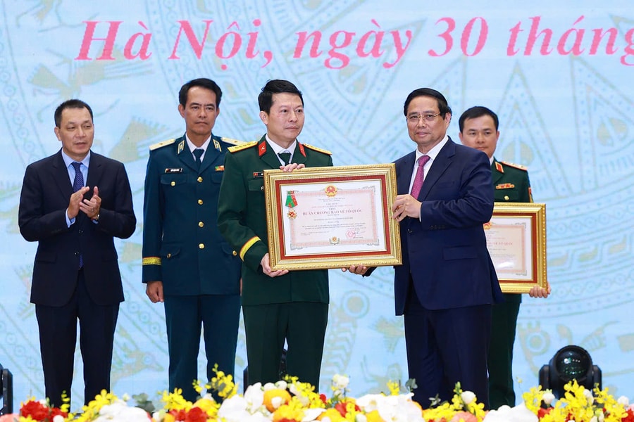 MB đón nhận Huân chương Bảo vệ Tổ quốc hạng Nhất
