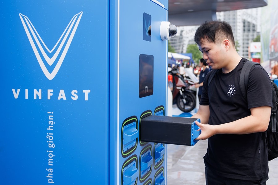 Công ty của ông Phạm Nhật Vượng bắt đầu nhượng quyền tủ đổi pin xe điện, cam kết thu nhập 31,5 triệu đồng